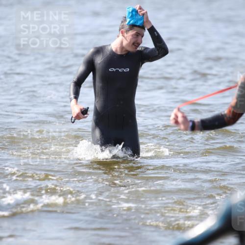 22.06.2025 - Viking Triathlon H.Heesch http://msf.ph/oto/8058646 22.06.2025 10:27:52 Schwimmen 14, 90, 178, 196, 198, 230, 289, 401, 534, 616 meine-sportfotos.de