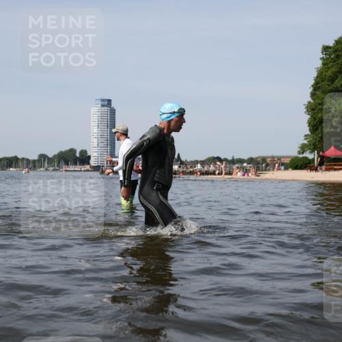 22.06.2025 - Viking Triathlon Michael Strokosch http://msf.ph/oto/8058651 22.06.2025 10:49:33 Schwimmen 64, 256, 263, 321, 453 meine-sportfotos.de