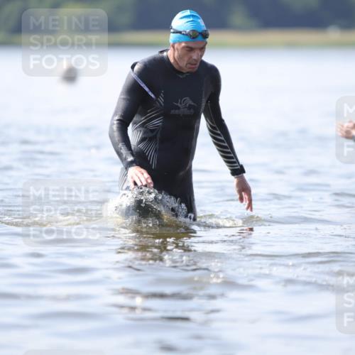 22.06.2025 - Viking Triathlon H.Heesch http://msf.ph/oto/8058652 22.06.2025 10:59:02 Schwimmen 222, 234 meine-sportfotos.de