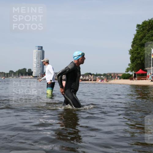 22.06.2025 - Viking Triathlon Michael Strokosch http://msf.ph/oto/8058654 22.06.2025 10:49:33 Schwimmen 64, 256, 263, 321, 453 meine-sportfotos.de