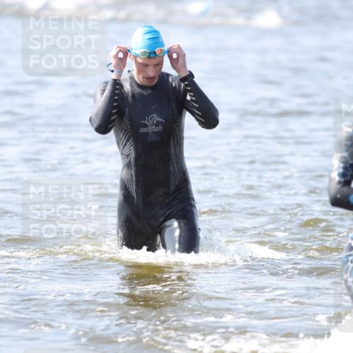 22.06.2025 - Viking Triathlon H.Heesch http://msf.ph/oto/8058657 22.06.2025 10:27:54 Schwimmen 14, 90, 178, 196, 198, 230, 289, 367, 401, 534, 616 meine-sportfotos.de