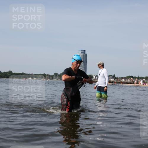 22.06.2025 - Viking Triathlon Michael Strokosch http://msf.ph/oto/8058669 22.06.2025 10:49:41 Schwimmen 263, 321, 453 meine-sportfotos.de
