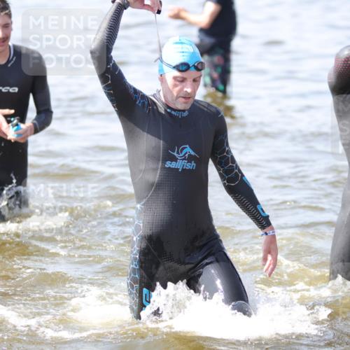22.06.2025 - Viking Triathlon H.Heesch http://msf.ph/oto/8058672 22.06.2025 10:28:01 Schwimmen 14, 90, 178, 196, 289, 367, 401, 616 meine-sportfotos.de
