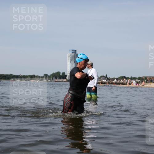 22.06.2025 - Viking Triathlon Michael Strokosch http://msf.ph/oto/8058673 22.06.2025 10:49:41 Schwimmen 263, 321, 453 meine-sportfotos.de