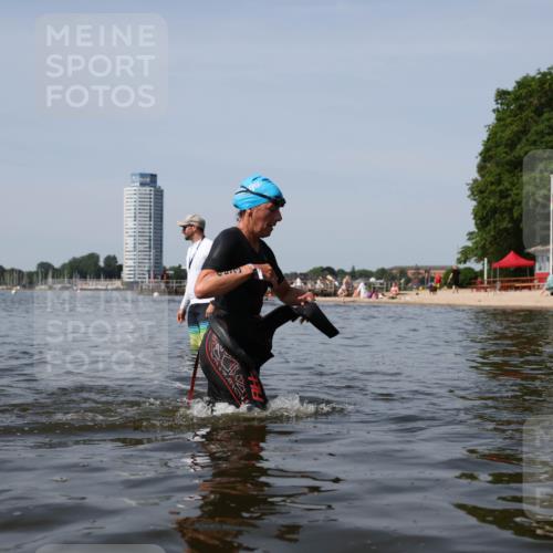 22.06.2025 - Viking Triathlon Michael Strokosch http://msf.ph/oto/8058678 22.06.2025 10:49:41 Schwimmen 263, 321, 453 meine-sportfotos.de