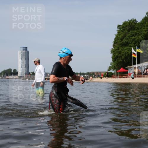 22.06.2025 - Viking Triathlon Michael Strokosch http://msf.ph/oto/8058682 22.06.2025 10:49:41 Schwimmen 263, 321, 453 meine-sportfotos.de