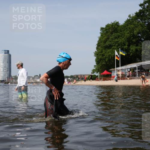 22.06.2025 - Viking Triathlon Michael Strokosch http://msf.ph/oto/8058686 22.06.2025 10:49:42 Schwimmen 263, 453 meine-sportfotos.de