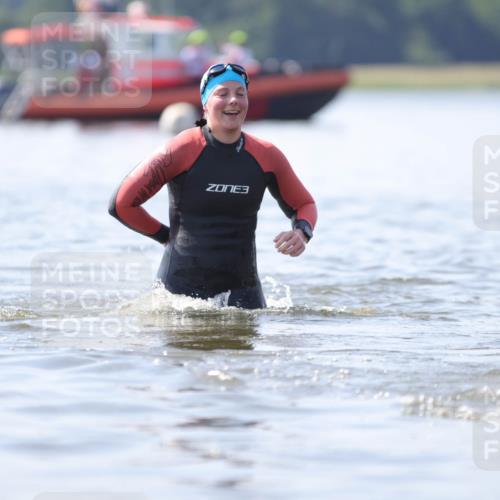 22.06.2025 - Viking Triathlon H.Heesch http://msf.ph/oto/8058688 22.06.2025 10:59:25 Schwimmen 459, 476 meine-sportfotos.de