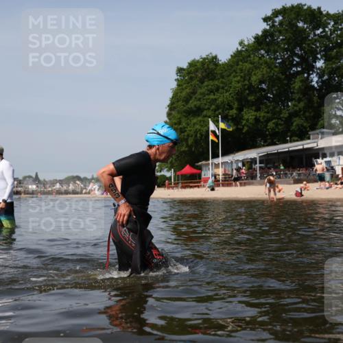 22.06.2025 - Viking Triathlon Michael Strokosch http://msf.ph/oto/8058691 22.06.2025 10:49:42 Schwimmen 263, 453 meine-sportfotos.de