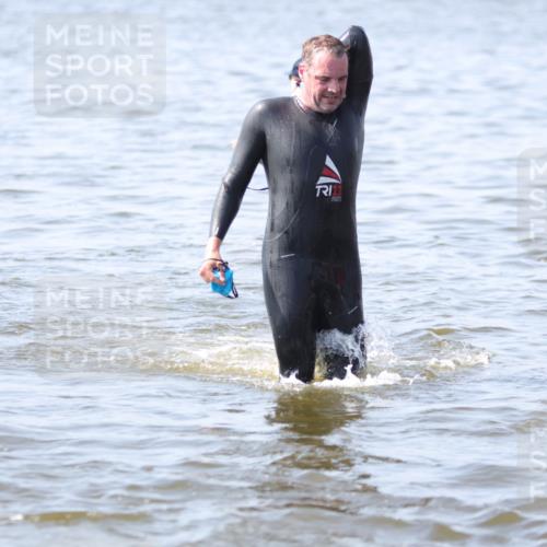 22.06.2025 - Viking Triathlon H.Heesch http://msf.ph/oto/8058692 22.06.2025 10:28:06 Schwimmen 14, 90, 178, 196, 289, 367, 401, 616 meine-sportfotos.de
