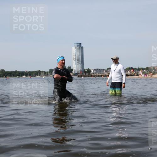 22.06.2025 - Viking Triathlon Michael Strokosch http://msf.ph/oto/8058702 22.06.2025 10:49:50 Schwimmen 69, 140, 270, 273, 356, 453 meine-sportfotos.de