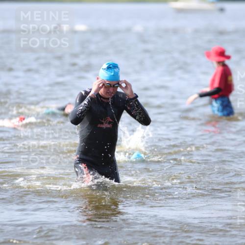 22.06.2025 - Viking Triathlon H.Heesch http://msf.ph/oto/8058715 22.06.2025 10:28:41 Schwimmen 15, 258, 301, 368, 414 meine-sportfotos.de