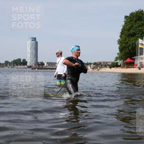 22.06.2025 - Viking Triathlon Michael Strokosch http://msf.ph/oto/8058720 22.06.2025 10:49:52 Schwimmen 69, 140, 270, 273, 356, 453 meine-sportfotos.de