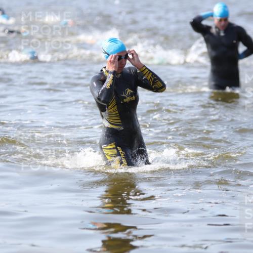 22.06.2025 - Viking Triathlon H.Heesch http://msf.ph/oto/8058727 22.06.2025 10:28:42 Schwimmen 15, 258, 301, 368, 414, 443, 628 meine-sportfotos.de