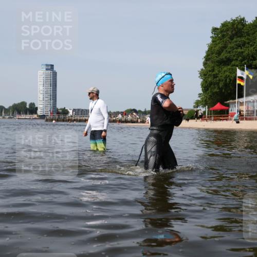 22.06.2025 - Viking Triathlon Michael Strokosch http://msf.ph/oto/8058729 22.06.2025 10:49:52 Schwimmen 69, 140, 270, 273, 356, 453 meine-sportfotos.de