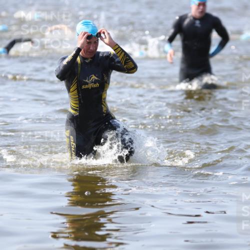 22.06.2025 - Viking Triathlon H.Heesch http://msf.ph/oto/8058731 22.06.2025 10:28:43 Schwimmen 15, 258, 301, 368, 414, 443, 628 meine-sportfotos.de