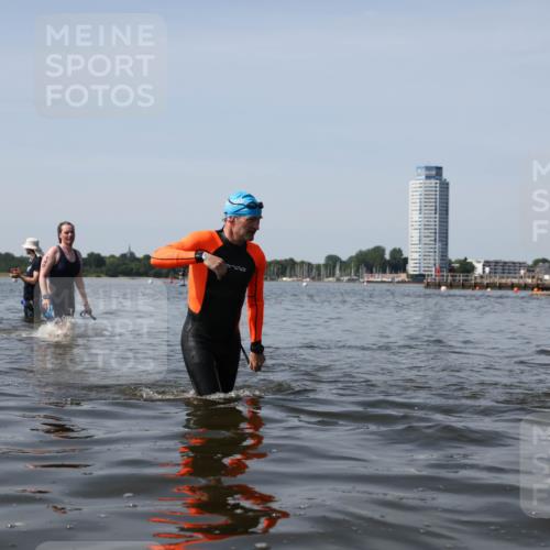 22.06.2025 - Viking Triathlon Michael Strokosch http://msf.ph/oto/8058733 22.06.2025 10:49:53 Schwimmen 69, 97, 140, 270, 273, 356, 453 meine-sportfotos.de
