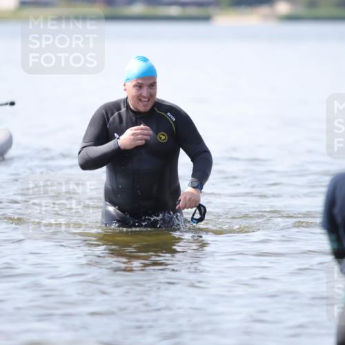 22.06.2025 - Viking Triathlon H.Heesch http://msf.ph/oto/8058737 22.06.2025 11:05:54 Schwimmen  meine-sportfotos.de
