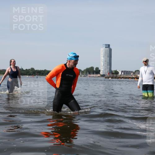 22.06.2025 - Viking Triathlon Michael Strokosch http://msf.ph/oto/8058739 22.06.2025 10:49:54 Schwimmen 69, 97, 140, 270, 273, 356 meine-sportfotos.de