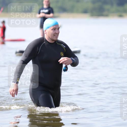 22.06.2025 - Viking Triathlon H.Heesch http://msf.ph/oto/8058745 22.06.2025 11:06:05 Schwimmen 303 meine-sportfotos.de