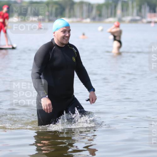 22.06.2025 - Viking Triathlon H.Heesch http://msf.ph/oto/8058757 22.06.2025 11:06:09 Schwimmen 303 meine-sportfotos.de
