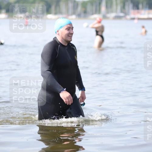 22.06.2025 - Viking Triathlon H.Heesch http://msf.ph/oto/8058761 22.06.2025 11:06:10 Schwimmen 303 meine-sportfotos.de