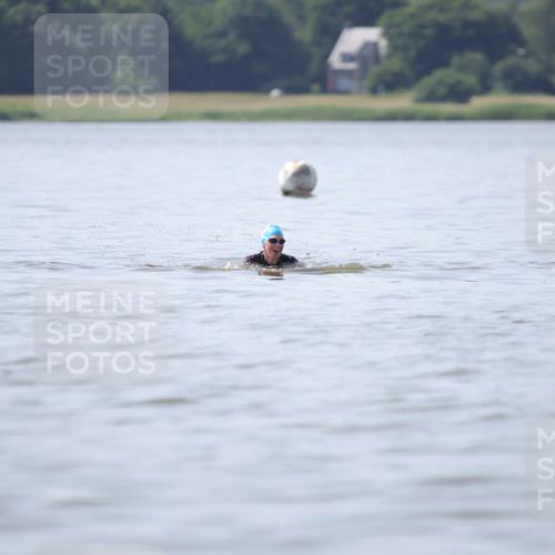 22.06.2025 - Viking Triathlon H.Heesch http://msf.ph/oto/8058765 22.06.2025 11:12:55 Schwimmen  meine-sportfotos.de