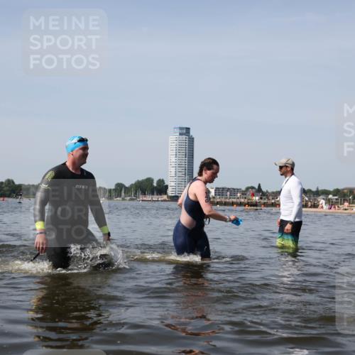 22.06.2025 - Viking Triathlon Michael Strokosch http://msf.ph/oto/8058771 22.06.2025 10:49:57 Schwimmen 69, 97, 140, 270, 273, 356 meine-sportfotos.de