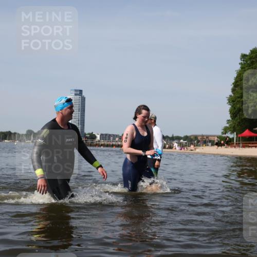 22.06.2025 - Viking Triathlon Michael Strokosch http://msf.ph/oto/8058776 22.06.2025 10:49:58 Schwimmen 69, 97, 140, 270, 273, 356 meine-sportfotos.de