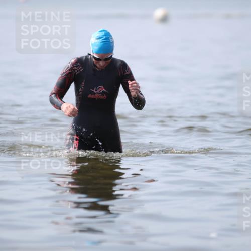 22.06.2025 - Viking Triathlon H.Heesch http://msf.ph/oto/8058777 22.06.2025 11:13:56 Schwimmen  meine-sportfotos.de