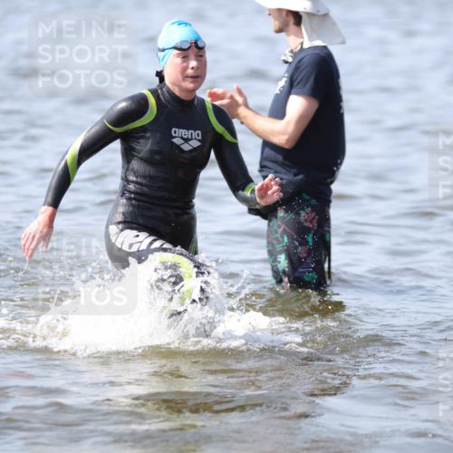 22.06.2025 - Viking Triathlon H.Heesch http://msf.ph/oto/8058778 22.06.2025 10:28:50 Schwimmen 12, 15, 152, 200, 258, 301, 310, 368, 384, 414, 443, 604, 628 meine-sportfotos.de