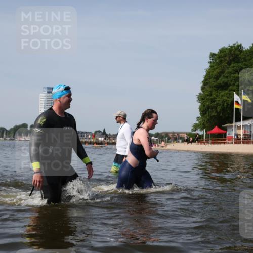 22.06.2025 - Viking Triathlon Michael Strokosch http://msf.ph/oto/8058781 22.06.2025 10:49:58 Schwimmen 69, 97, 140, 270, 273, 356 meine-sportfotos.de