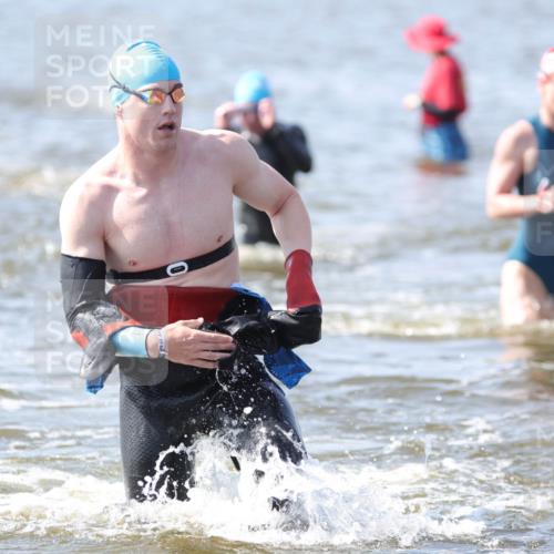 22.06.2025 - Viking Triathlon H.Heesch http://msf.ph/oto/8058787 22.06.2025 10:28:52 Schwimmen 12, 15, 152, 200, 258, 301, 310, 368, 384, 414, 443, 604, 628 meine-sportfotos.de