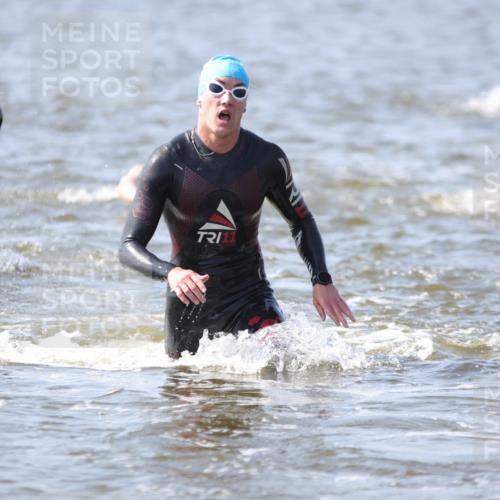 22.06.2025 - Viking Triathlon H.Heesch http://msf.ph/oto/8058792 22.06.2025 10:28:54 Schwimmen 7, 12, 15, 152, 200, 301, 310, 368, 384, 414, 443, 604, 628 meine-sportfotos.de