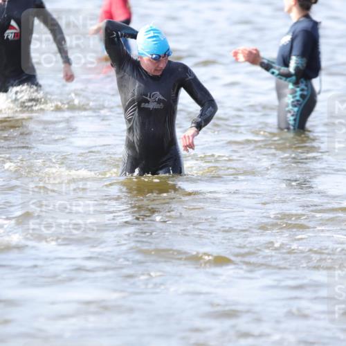 22.06.2025 - Viking Triathlon H.Heesch http://msf.ph/oto/8058801 22.06.2025 10:28:56 Schwimmen 7, 12, 15, 152, 200, 301, 310, 384, 414, 443, 604, 628 meine-sportfotos.de