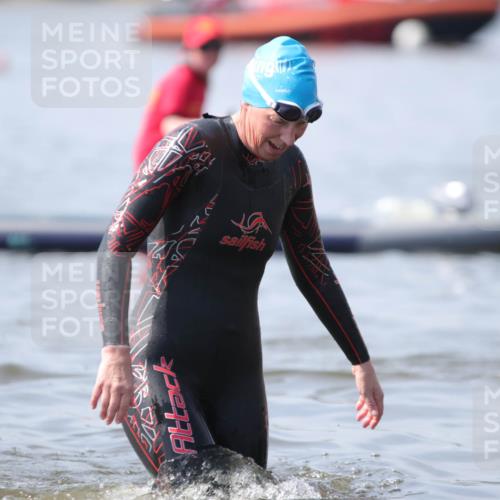 22.06.2025 - Viking Triathlon H.Heesch http://msf.ph/oto/8058804 22.06.2025 11:14:08 Schwimmen  meine-sportfotos.de