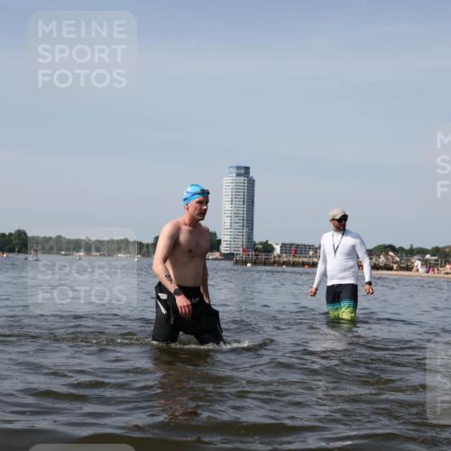 22.06.2025 - Viking Triathlon Michael Strokosch http://msf.ph/oto/8058807 22.06.2025 10:50:01 Schwimmen 69, 97, 140, 270, 273, 356 meine-sportfotos.de