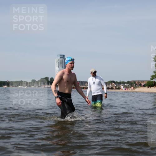22.06.2025 - Viking Triathlon Michael Strokosch http://msf.ph/oto/8058815 22.06.2025 10:50:01 Schwimmen 69, 97, 140, 270, 273, 356 meine-sportfotos.de