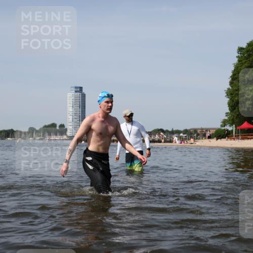 22.06.2025 - Viking Triathlon Michael Strokosch http://msf.ph/oto/8058821 22.06.2025 10:50:02 Schwimmen 69, 97, 140, 270, 273, 356 meine-sportfotos.de