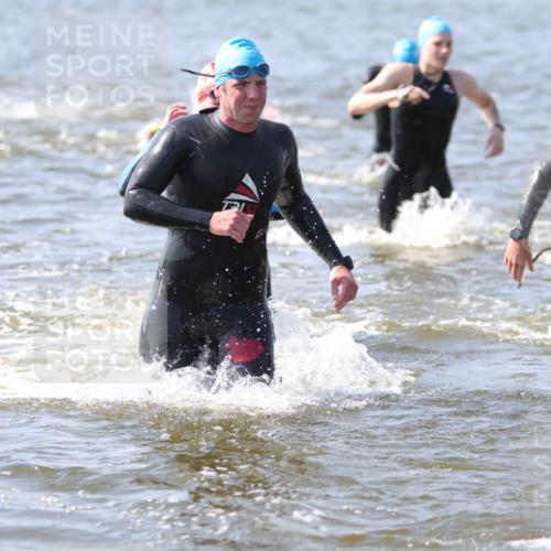 22.06.2025 - Viking Triathlon H.Heesch http://msf.ph/oto/8058825 22.06.2025 10:29:00 Schwimmen 7, 12, 15, 152, 200, 310, 384, 414, 443, 458, 604, 628, 652 meine-sportfotos.de