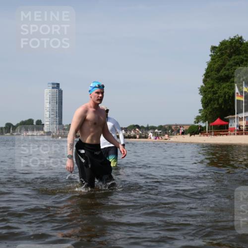 22.06.2025 - Viking Triathlon Michael Strokosch http://msf.ph/oto/8058828 22.06.2025 10:50:02 Schwimmen 69, 97, 140, 270, 273, 356 meine-sportfotos.de