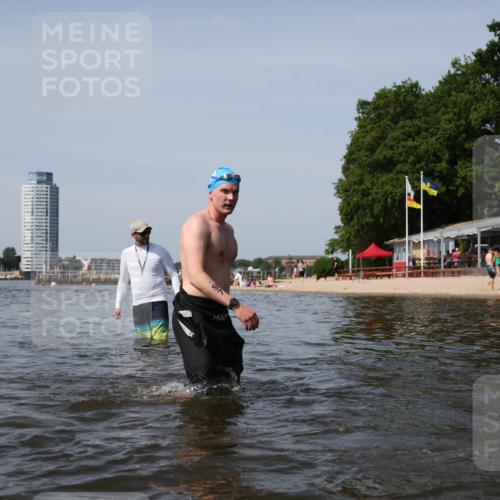 22.06.2025 - Viking Triathlon Michael Strokosch http://msf.ph/oto/8058840 22.06.2025 10:50:03 Schwimmen 69, 97, 140, 270, 273, 356 meine-sportfotos.de