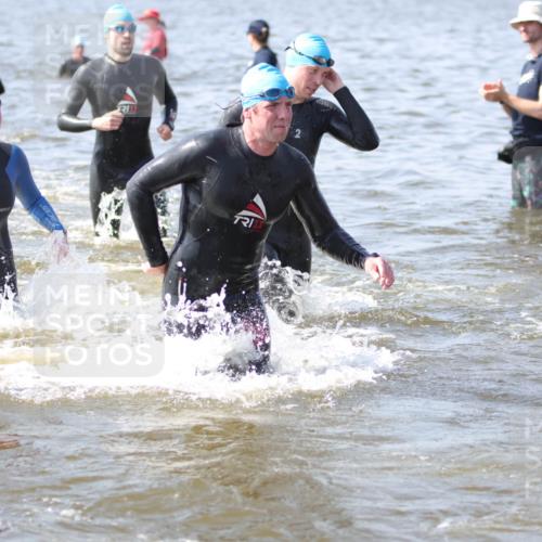 22.06.2025 - Viking Triathlon H.Heesch http://msf.ph/oto/8058841 22.06.2025 10:29:03 Schwimmen 7, 12, 152, 200, 310, 384, 443, 458, 604, 628, 652 meine-sportfotos.de