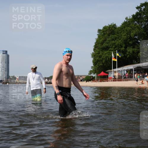 22.06.2025 - Viking Triathlon Michael Strokosch http://msf.ph/oto/8058845 22.06.2025 10:50:03 Schwimmen 69, 97, 140, 270, 273, 356 meine-sportfotos.de