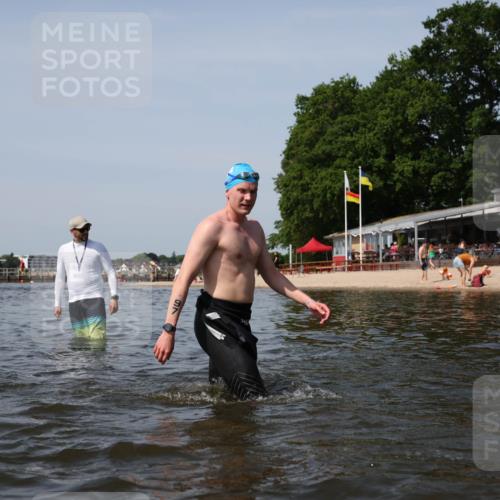 22.06.2025 - Viking Triathlon Michael Strokosch http://msf.ph/oto/8058850 22.06.2025 10:50:03 Schwimmen 69, 97, 140, 270, 273, 356 meine-sportfotos.de