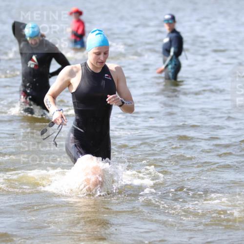22.06.2025 - Viking Triathlon H.Heesch http://msf.ph/oto/8058858 22.06.2025 10:29:07 Schwimmen 7, 11, 12, 30, 33, 152, 200, 310, 384, 443, 458, 604, 628, 652 meine-sportfotos.de