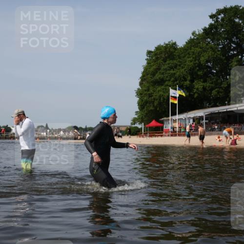 22.06.2025 - Viking Triathlon Michael Strokosch http://msf.ph/oto/8058866 22.06.2025 10:50:14 Schwimmen 97, 431, 463 meine-sportfotos.de