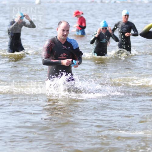 22.06.2025 - Viking Triathlon H.Heesch http://msf.ph/oto/8058875 22.06.2025 10:29:13 Schwimmen 7, 11, 12, 30, 33, 200, 243, 310, 458, 612, 652 meine-sportfotos.de