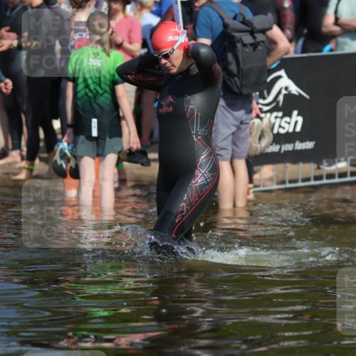 22.06.2025 - Viking Triathlon H.Heesch http://msf.ph/oto/8058877 22.06.2025 09:38:53 Schwimmen  meine-sportfotos.de