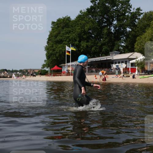 22.06.2025 - Viking Triathlon Michael Strokosch http://msf.ph/oto/8058880 22.06.2025 10:50:15 Schwimmen 431, 463 meine-sportfotos.de